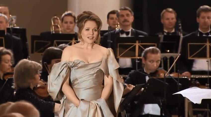 Renée Fleming sings Casta Diva