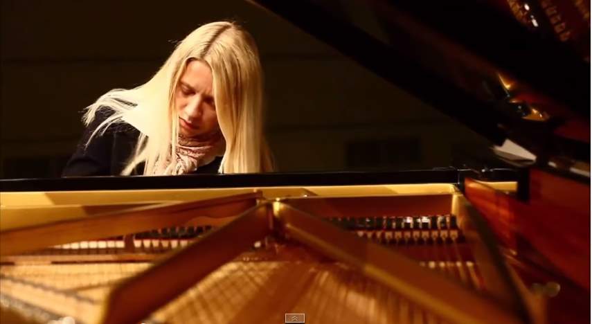 Valentina Lisitsa plays Beethoven's Moonlight Sonata