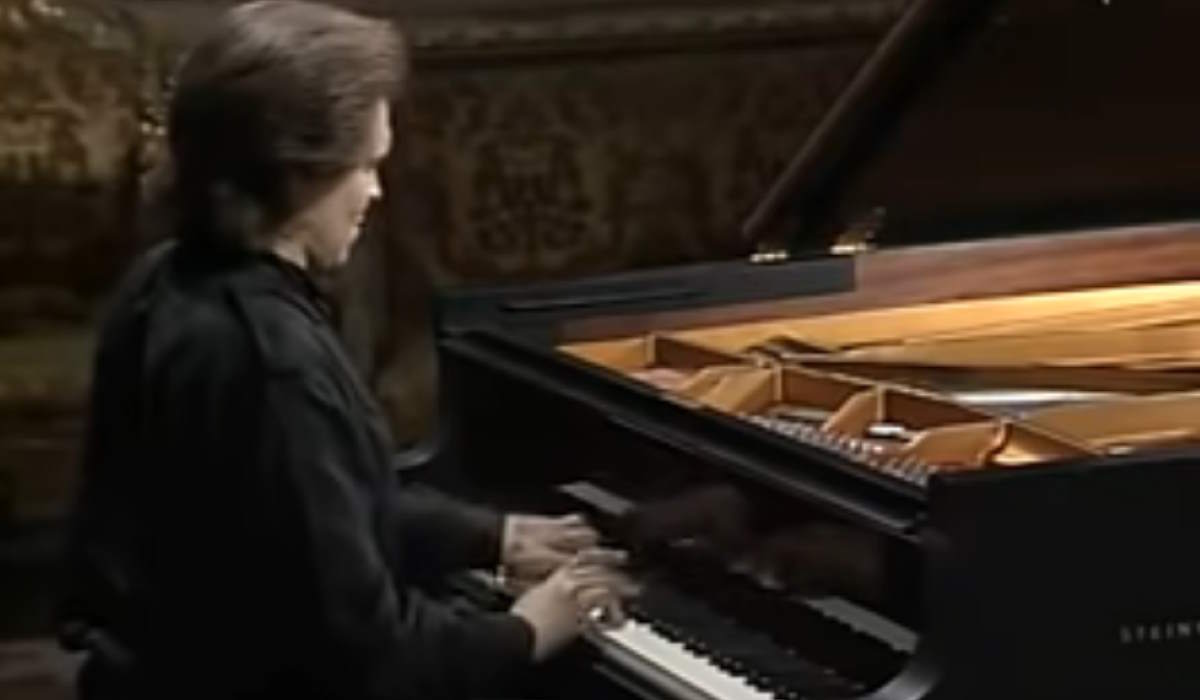 Ivo Pogorelić (Pogorelich) plays Frédéric Chopin Piano Sonata No. 2, the Funeral March