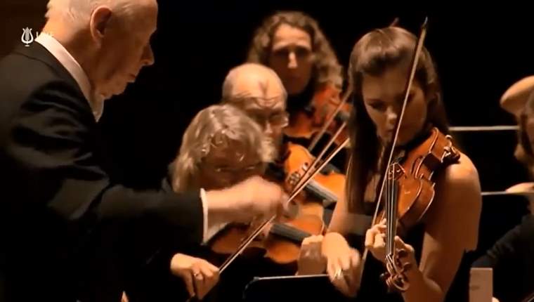 Janine Jansen plays the Violin Concerto in D major, Op. 77 by Johannes Brahms