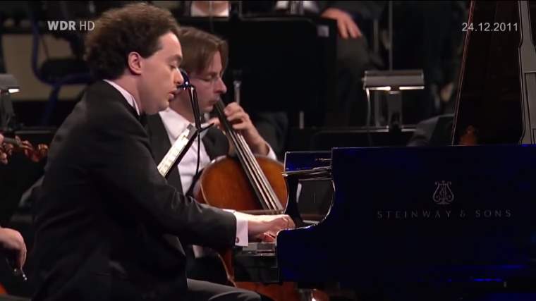 Evgeny Kissin plays Frédéric Chopin's Piano Concerto No. 1