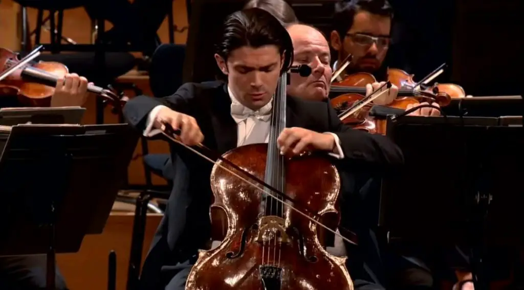 Capuçon plays Antonín Dvořák's Cello Concerto