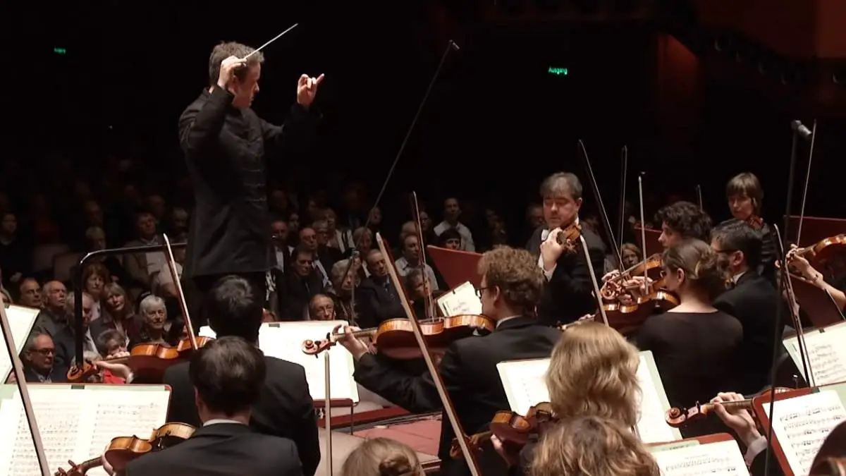 Conducted by Julian Kuerti, the hr-Sinfonieorchester performs Rimsky-Korsakov Scheherazade, Op. 35