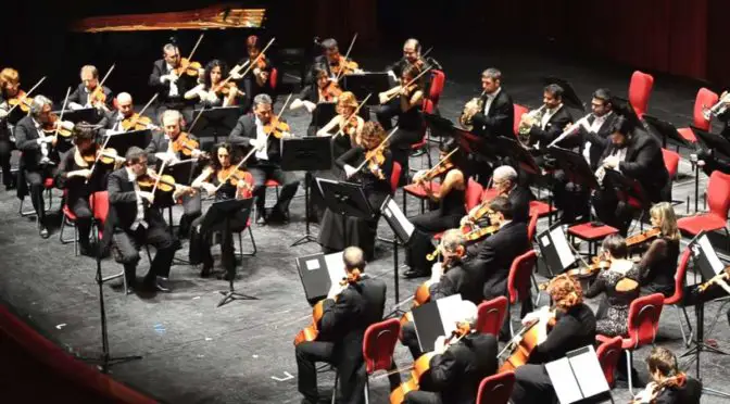 Filarmonica '900 del Teatro Regio di Torino performs the overture of Lucio Silla