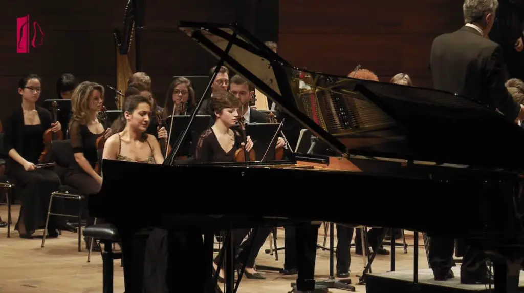 Helene Tysman performs Ravel Piano Concerto for the Left Hand