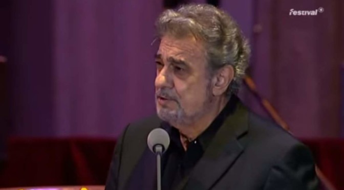 Spanish tenor Plácido Domingo sings Bésame Mucho (English: Kiss me a lot), a song written in 1940 by Mexican songwriter Consuelo Velázquez (August 21, 1916 – January 22, 2005). Recorded at the Open air Gala - Bowling Green, Wiesbaden in 2007.