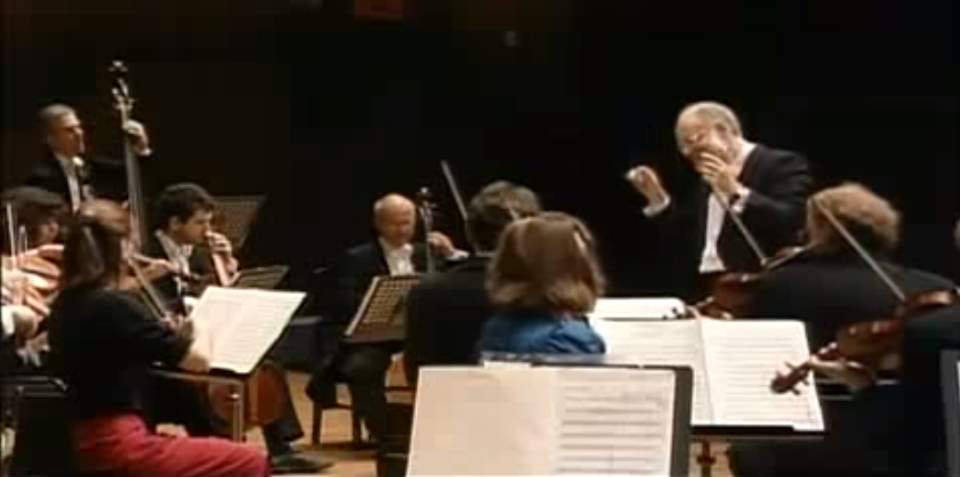 Vienna Philharmonic plays Mozart's Symphony No. 5
