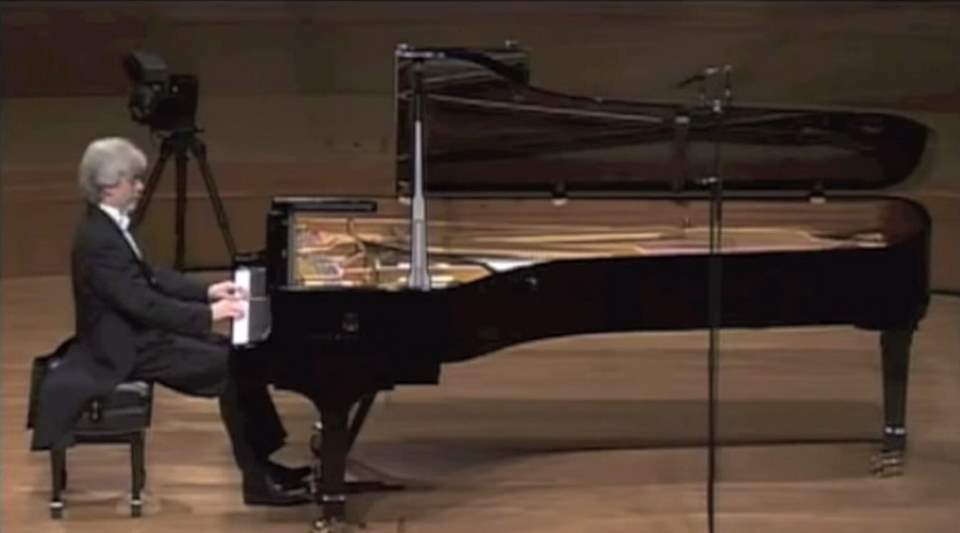 Krystian Zimerman plays Mozart's Piano Sonata No. 10