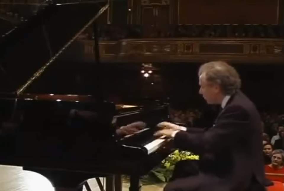 András Schiff plays Johann Sebastian Bach's English Suites
