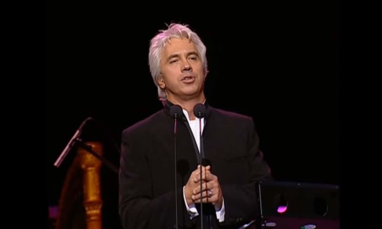 Dmitri Hvorostovsky sings "Do not awaken memories"