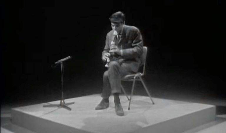 Frans Brüggen plays Georg Philipp Telemann's Fantasie No. 3