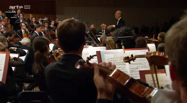 Lucerne Festival Orchestra performs the overture of Lohengrin