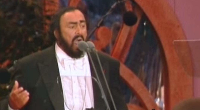 Pavarotti sings Granada (Paris, 1998)