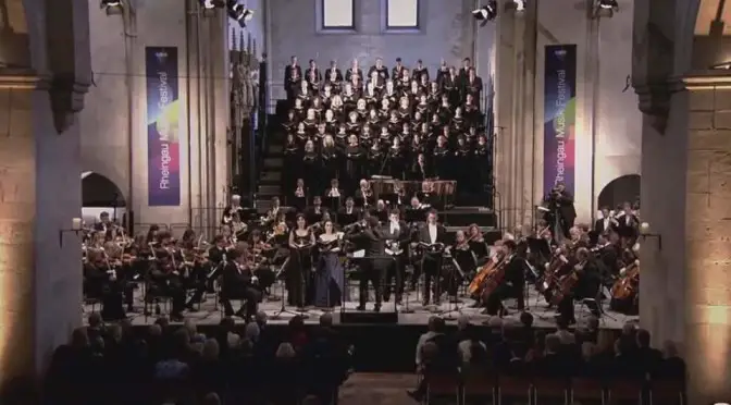 hr-Sinfonieorchester and MDR Rundfunkchor performs Gioachino Rossini's Stabat Mater