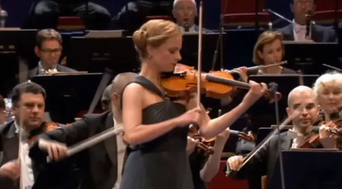 Julia Fischer plays Dvořák's Violin Concerto