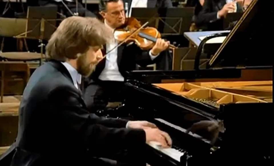 Zimerman performs Beethoven Piano Concerto No. 4
