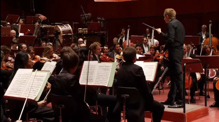 hr-Sinfonieorchester plays Tchaikovsky's Manfred Symphony