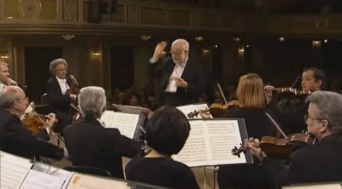 Mozarteum Orchestra Salzburg performs Mozart's Symphony No. 23