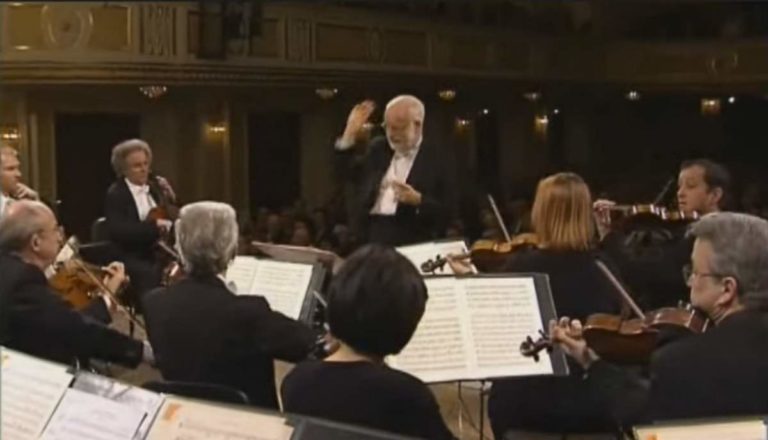 Mozarteum Orchestra Salzburg performs Mozart's Symphony No. 23