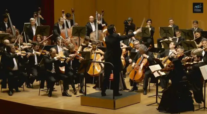 Galicia Symphony Orchestra performs Beethoven's Symphony No. 7