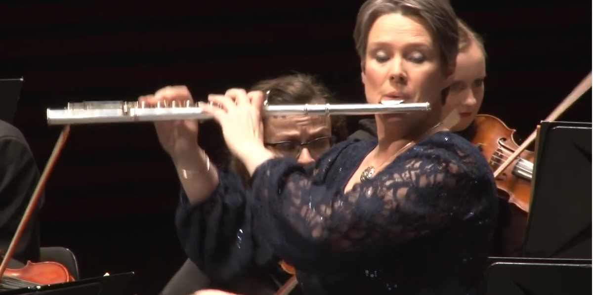 Hallfríður Ólafsdóttir performs Mozart's Flute Concerto No. 1