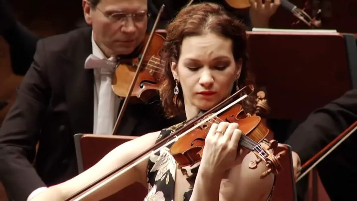 Hilary Hahn performs Max Bruch Violin concerto No. 1
