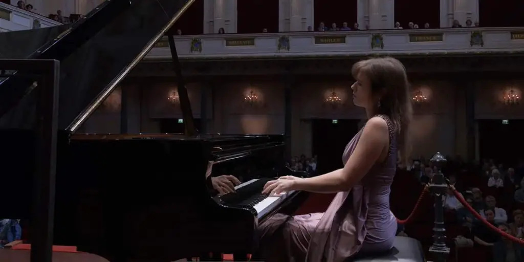 Anna Fedorova performs Frédéric Chopin Piano Concerto No. 2