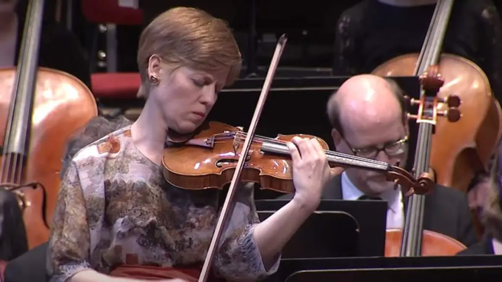 Isabelle Faust performs Ludwig van Beethoven Violin Concerto