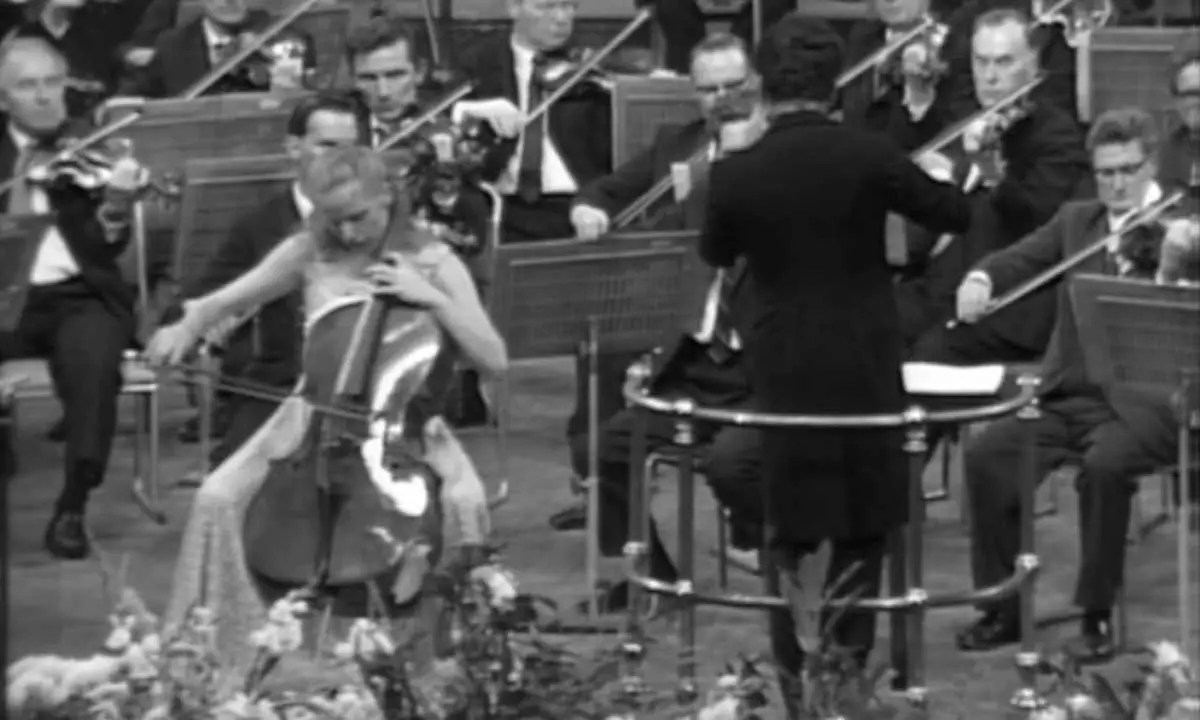 Jacqueline du Pré performs Dvořák Cello Concerto