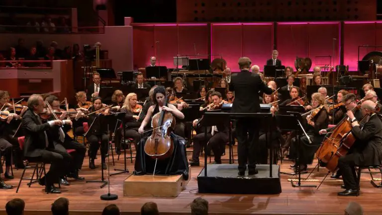 Dvořák: Cello Concerto [Ella van Poucke]