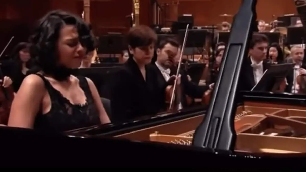Khatia Buniatishvili performs Rhapsody in Blue [Gershwin]