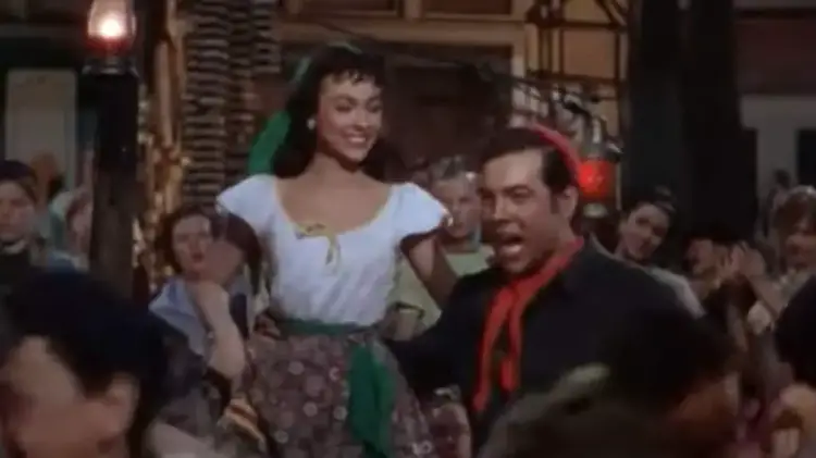 Mario Lanza singing the Tina-Lina in The Toast of New Orleans (1950). Rita Moreno (playing Tina) is on his right.