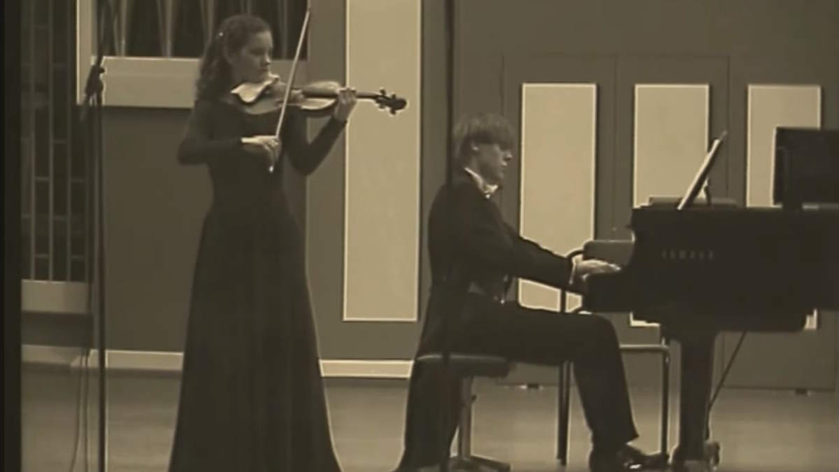 Hilary Hahn and Andrius Žlabys perform Siciliano from the Flute Sonata in E flat, BWV 1031, by Johann Sebastian Bach