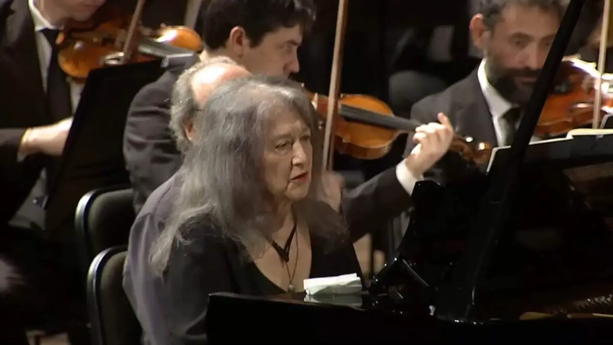 Martha Argerich performs Beethoven Choral Fantasy