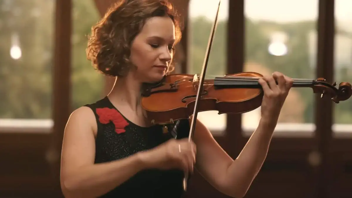 Hilary Hahn plays Presto from Bach Partita for Violin No. 1