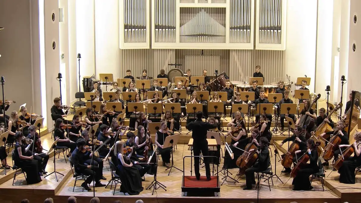 Conducted by Maciej Tomasiewicz, the Szymanowski Youth Symphony Orchestra performs Rimsky-Korsakov Scheherazade