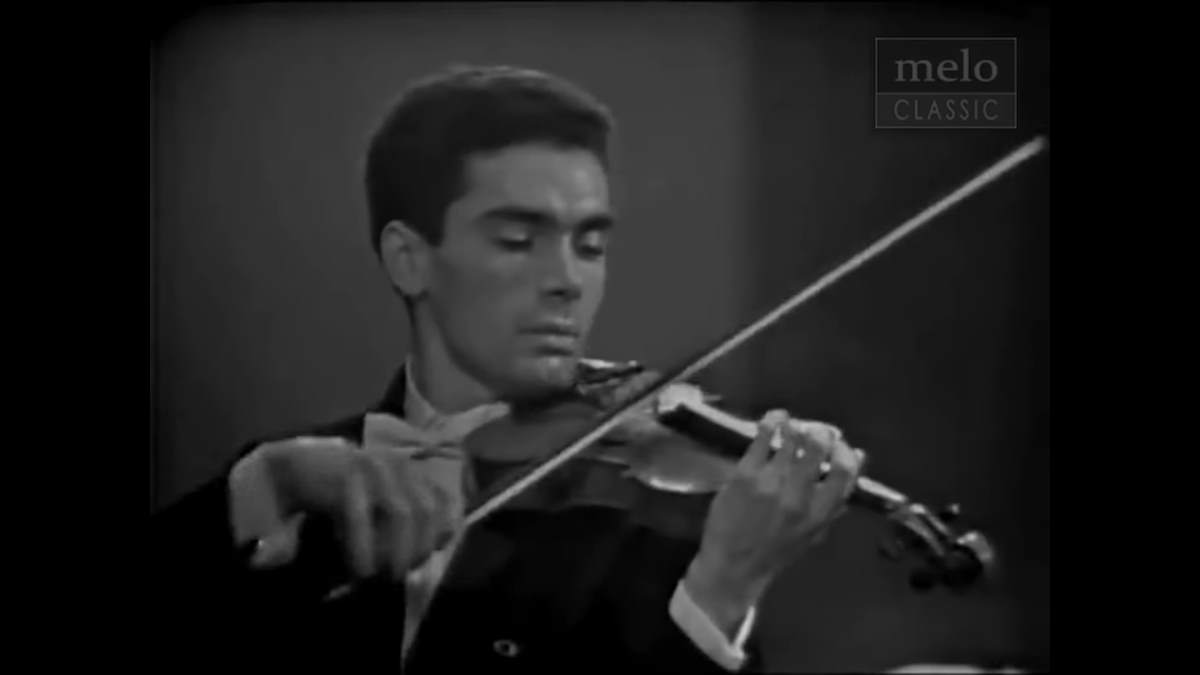Philippe Hirschhorn plays the famous cadenza for the first movement of Niccolò Paganini Violin Concerto No. 1 by Émile Sauret