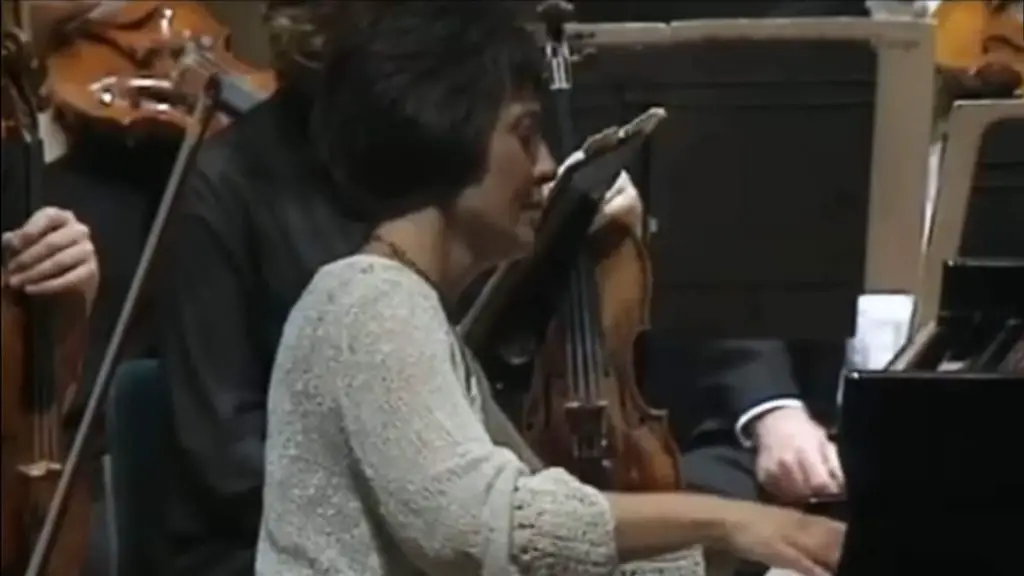 Maria João Pires performs Chopin Piano Concerto No. 1