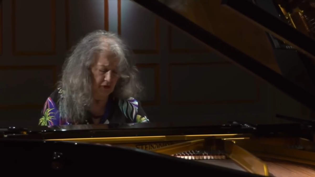 The great Argentine pianist Martha Argerich plays Frédéric Chopin Piano Sonata No. 3 in B minor, Op. 58. This performance was recorded in Hamburg on June 25, 2020.
