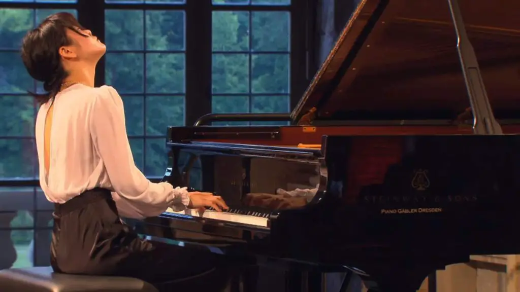 Tiffany Poon plays Robert Schumann Piano Sonata No. 2 in G minor, Op. 22.