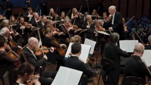 Conducted by Herbert Blomstedt, the Oslo Philharmonic Orchestra performs Beethoven Symphony No. 5