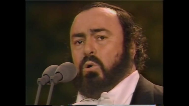 Luciano Pavarotti sings Chitarra Romana (Roman Guitar). This performance was recorded during a concert at New York Central Park on June 28, 1993. Pavarotti was accompanied by the New York Philharmonic Orchestra conducted by Leone Magiera.