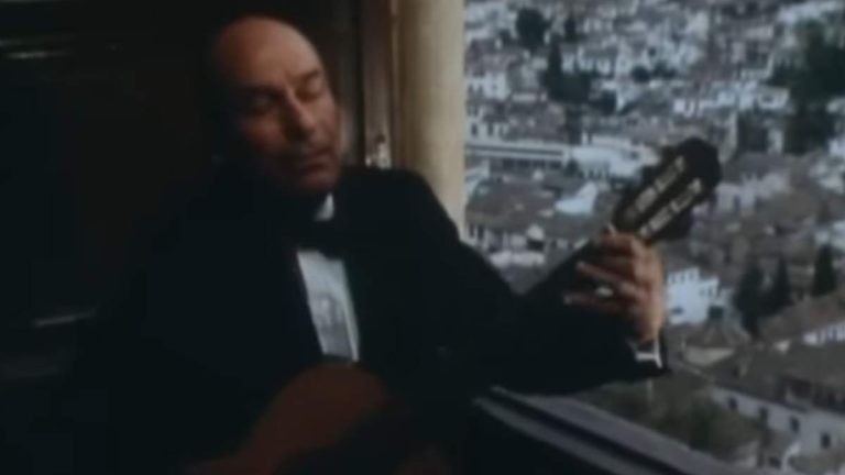 Julian Bream plays Granada by Isaac Albéniz